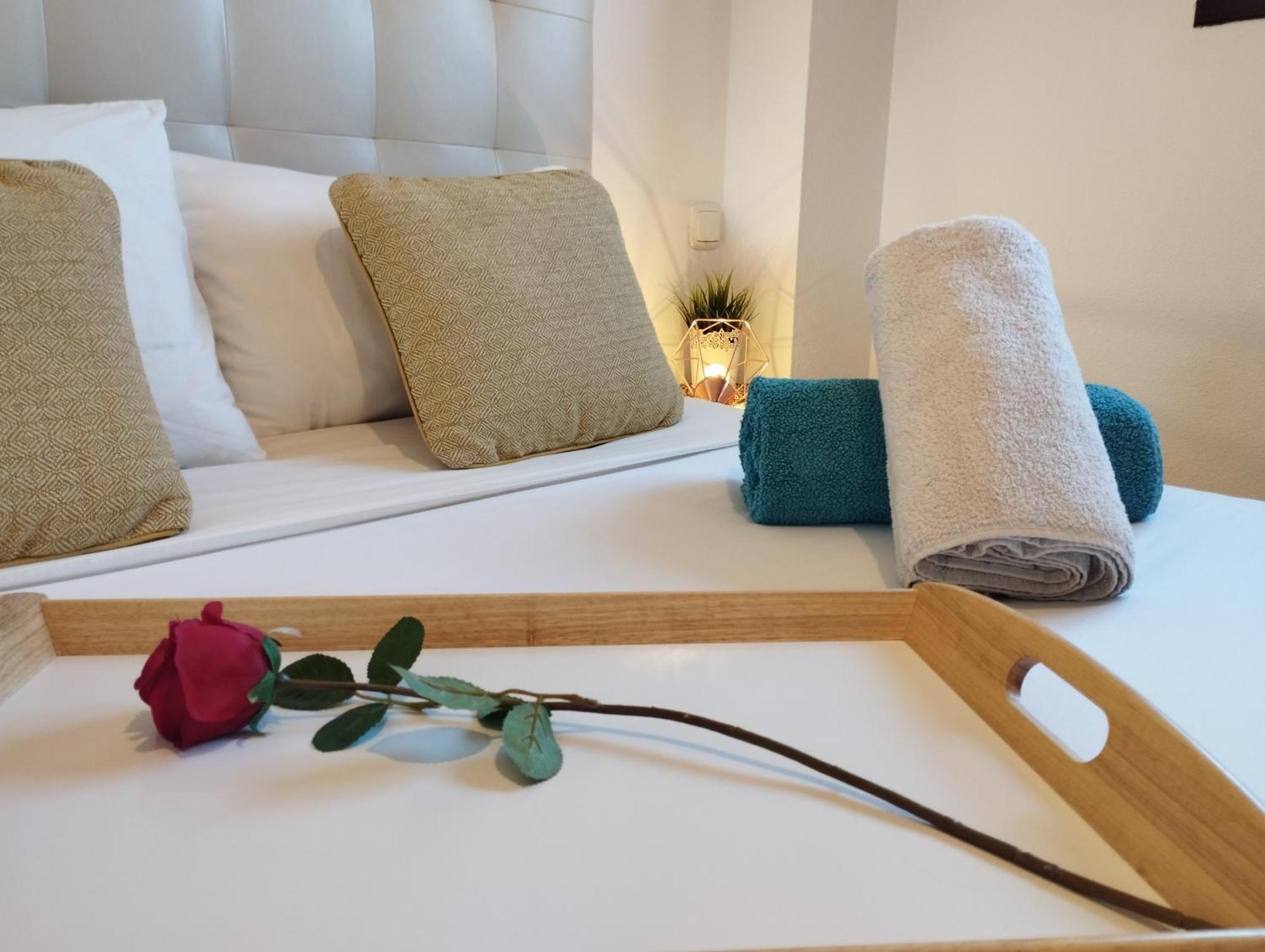 My Suites Madrid - Aeropuerto Ifema ภายนอก รูปภาพ