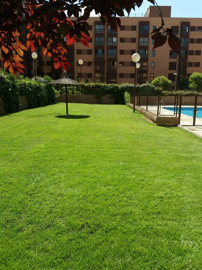 My Suites Madrid - Aeropuerto Ifema ภายนอก รูปภาพ